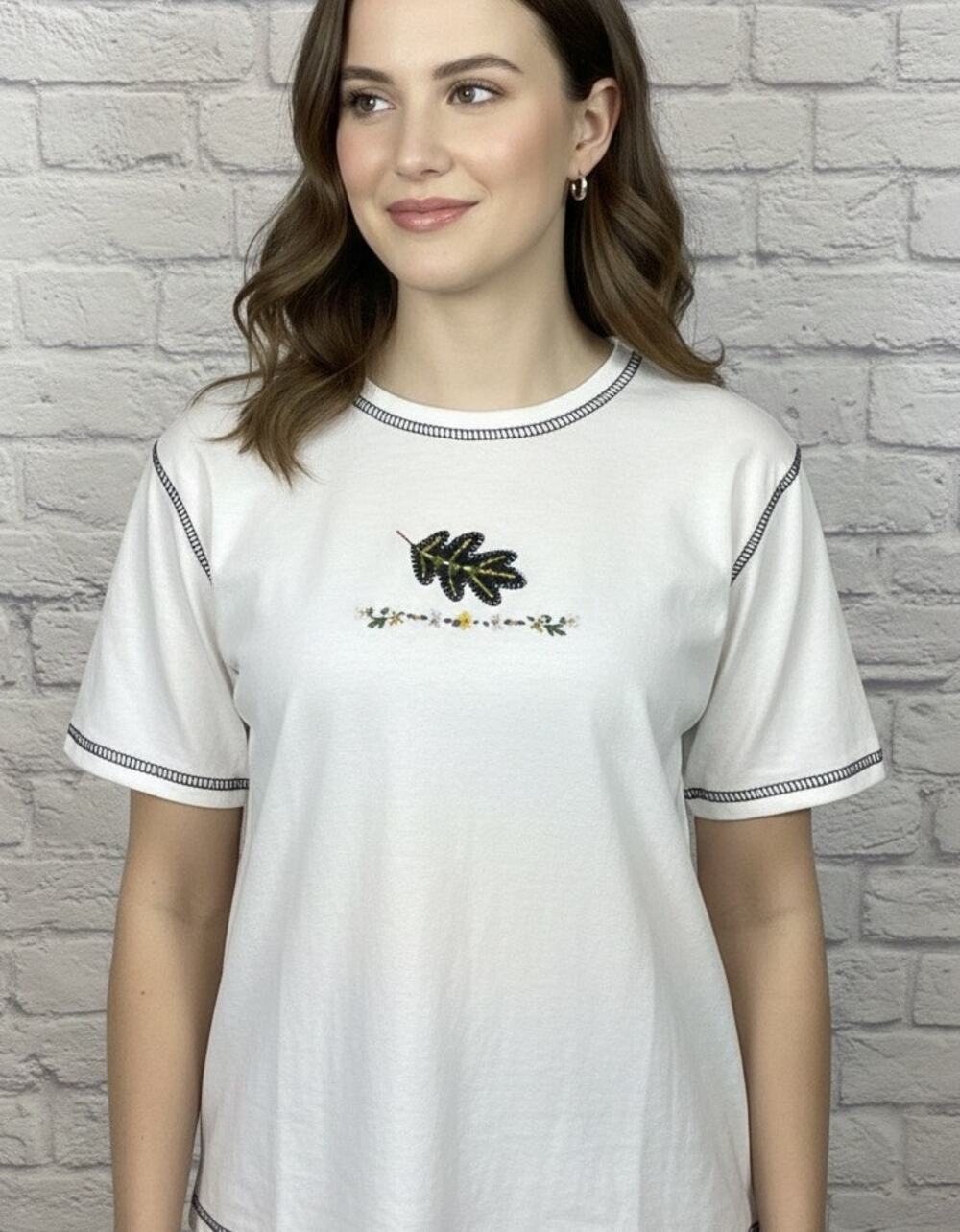 Vintage 90's Grandma Leaf Applique Blanket Stitch Knit T Shirt